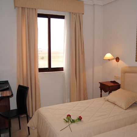 Cristina-Enea Hotell Valdeganga Rum bild
