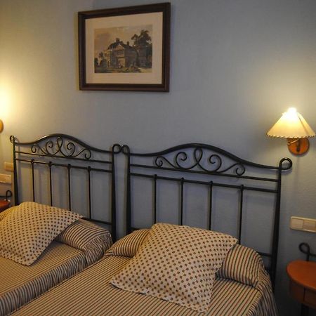 Cristina-Enea Hotell Valdeganga Rum bild
