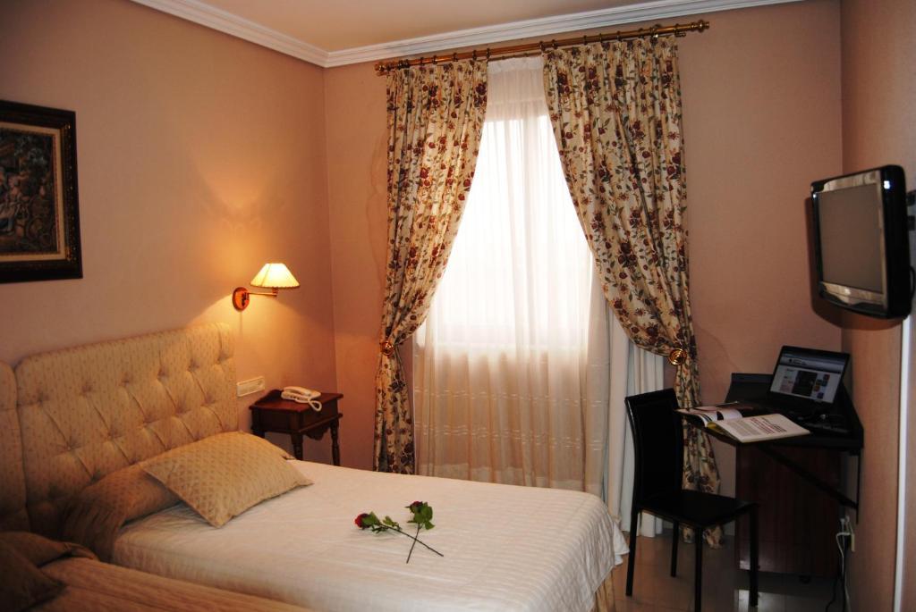 Cristina-Enea Hotell Valdeganga Rum bild